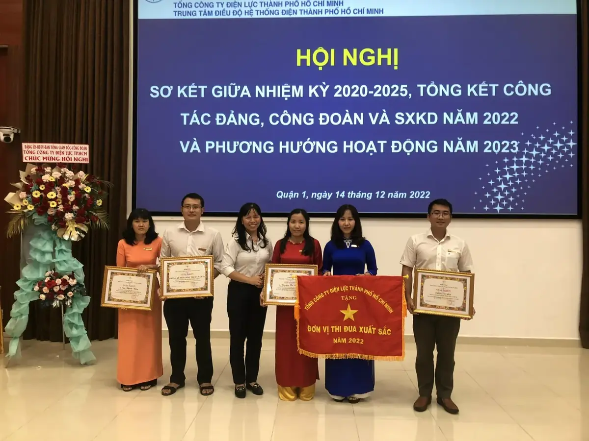 Kỷ niệm 32