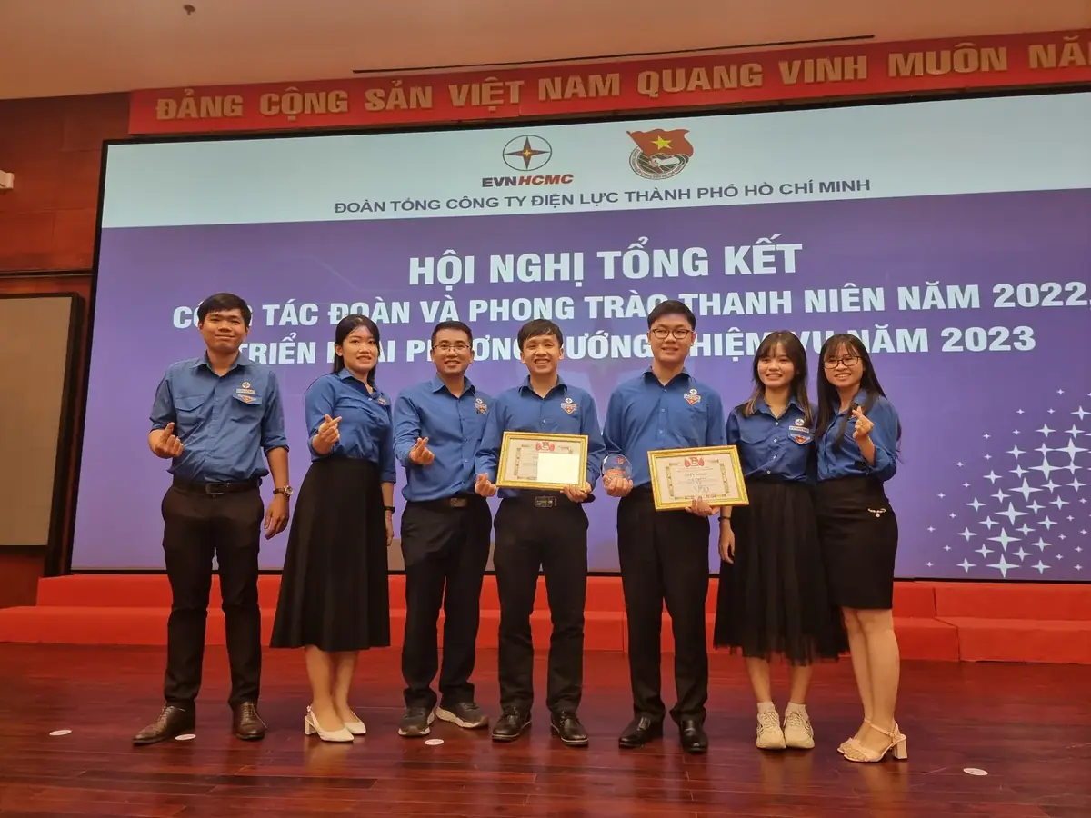 Kỷ niệm 33